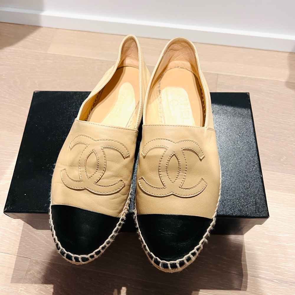 CHANEL Tan and Black Espadrilles